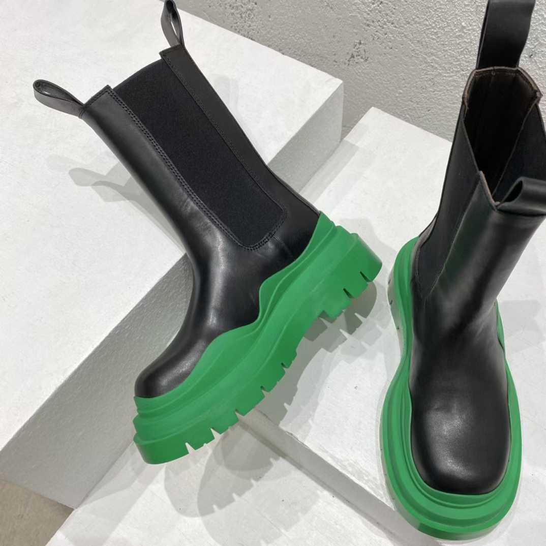 Bottega Veneta Lug Vegetable-Tanned Leather Chelsea Boots - PerfectKickZ