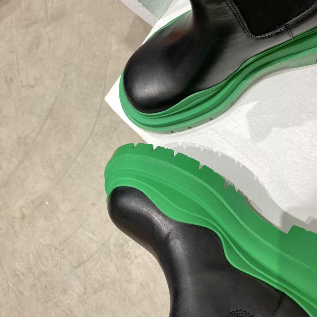 Bottega Veneta Lug Vegetable-Tanned Leather Chelsea Boots - PerfectKickZ