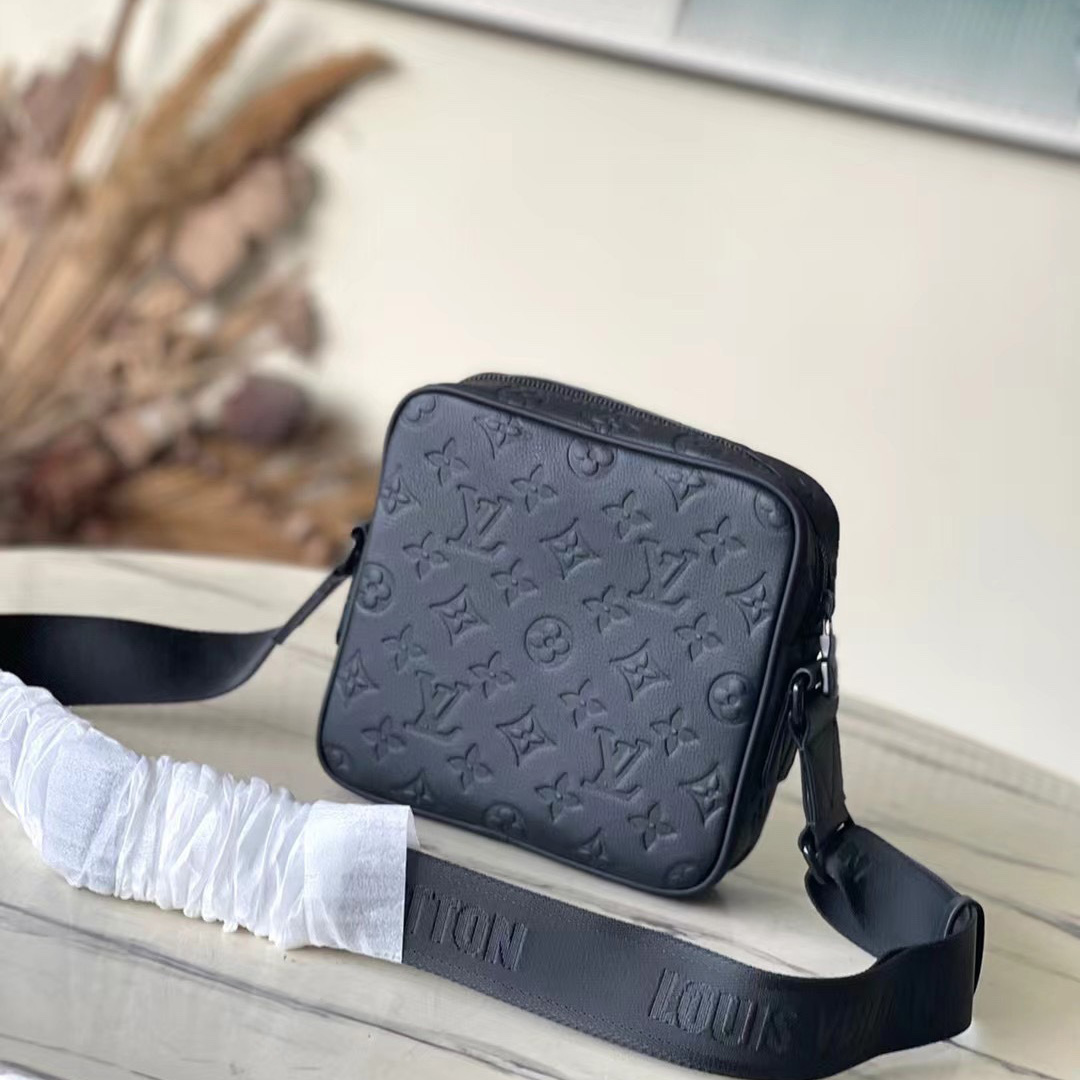 Louis Vuitton Getaway Messenger  M12516 - PerfectKickZ