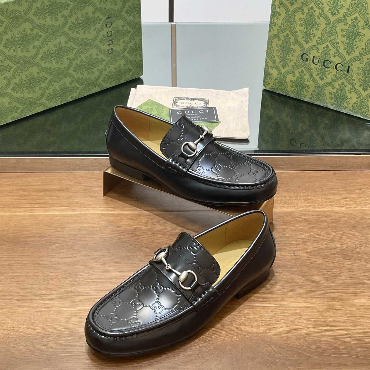 Gucci Men's Loafer With Horsebit - PerfectKickZ