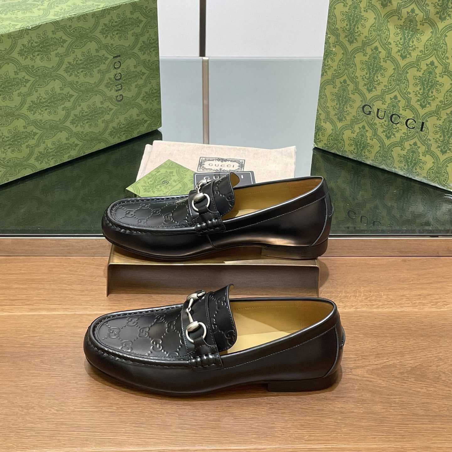 Gucci Men's Loafer With Horsebit - PerfectKickZ