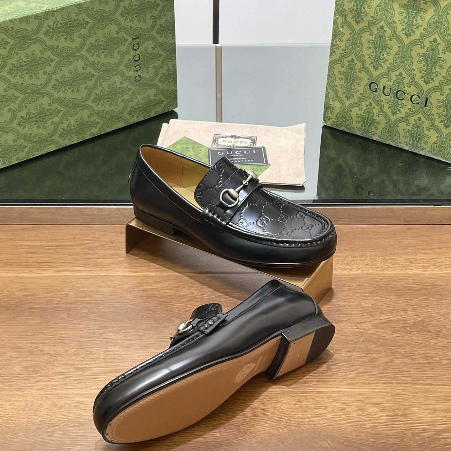 Gucci Men's Loafer With Horsebit - PerfectKickZ