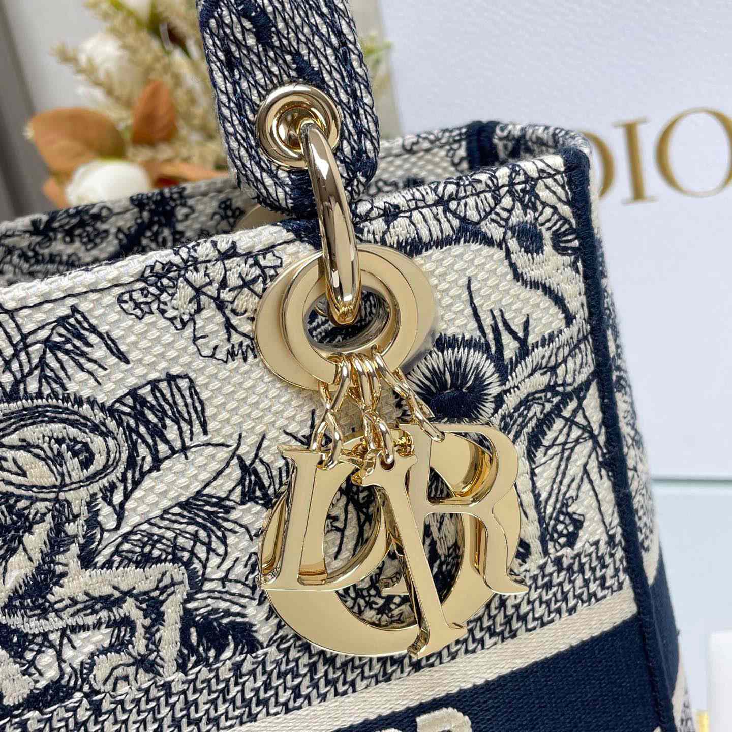 Dior Dioramour Medium Lady D-Lite Bag - PerfectKickZ