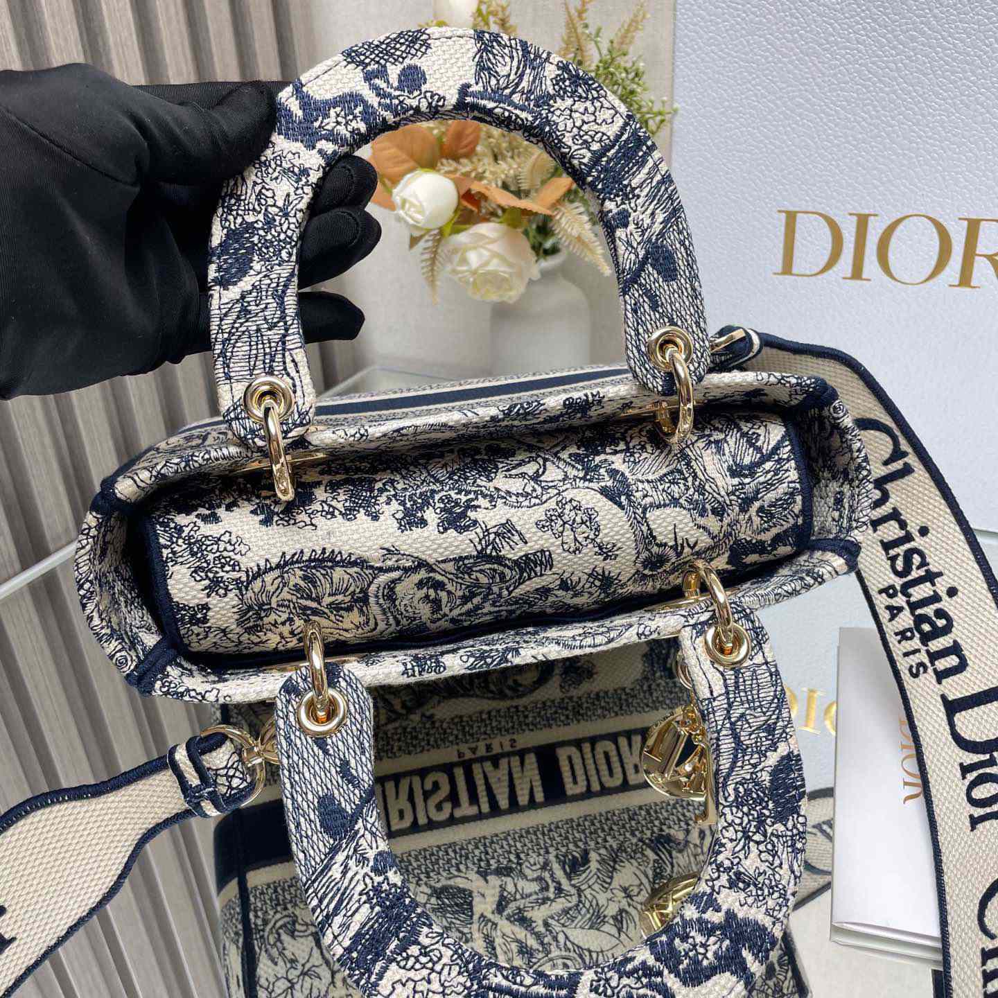Dior Dioramour Medium Lady D-Lite Bag - PerfectKickZ