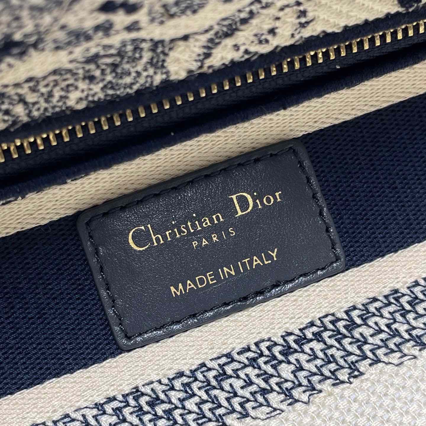 Dior Dioramour Medium Lady D-Lite Bag - PerfectKickZ