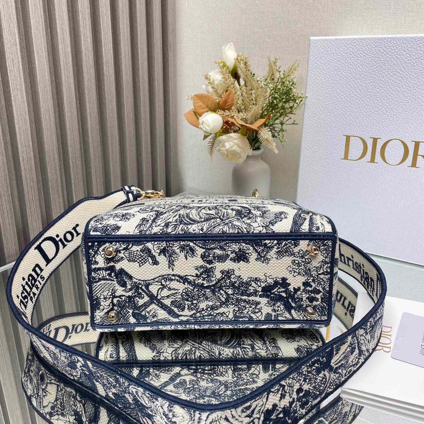 Dior Dioramour Medium Lady D-Lite Bag - PerfectKickZ