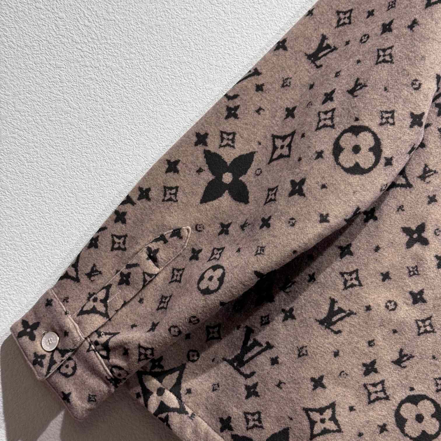 Louis Vuitton Monogram Double Face Wool, Silk And Cashmere-Blend Overshirt  1AFYF7 - 
