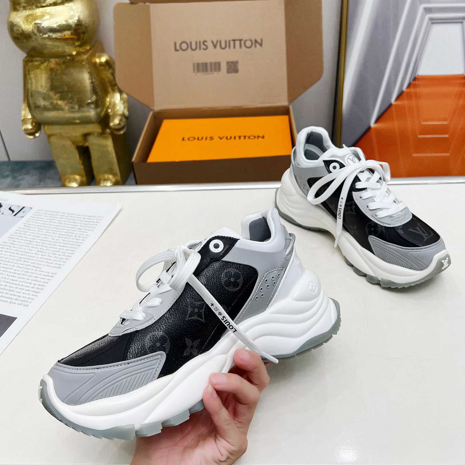 Louis Vuitton Run 55 Sneaker        1AD2MR - 