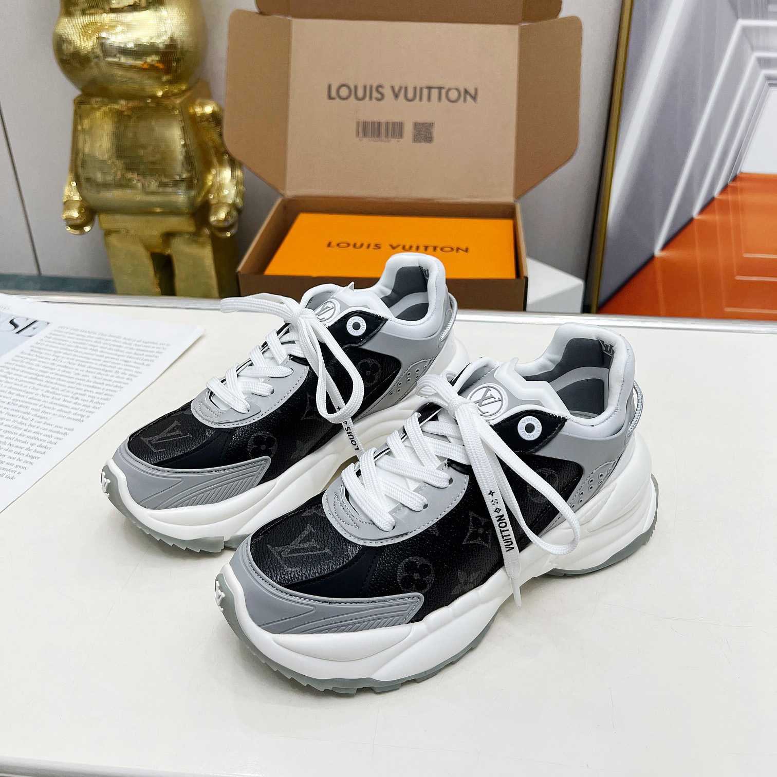 Louis Vuitton Run 55 Sneaker        1AD2MR - 
