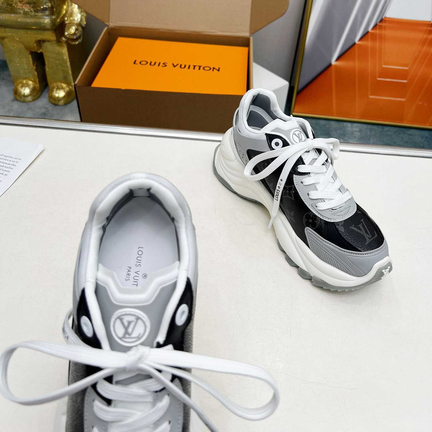 Louis Vuitton Run 55 Sneaker        1AD2MR - 