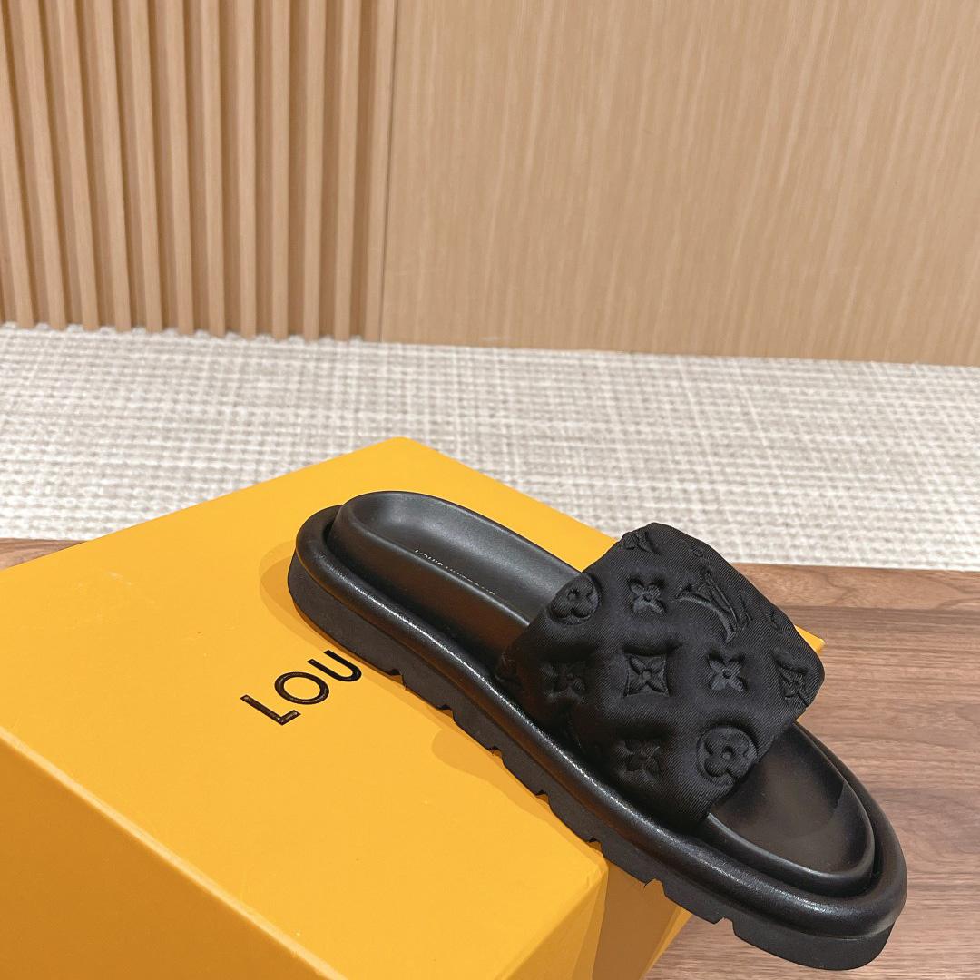 Louis Vuitton Pool Pillow Comfort Mules - PerfectKickZ