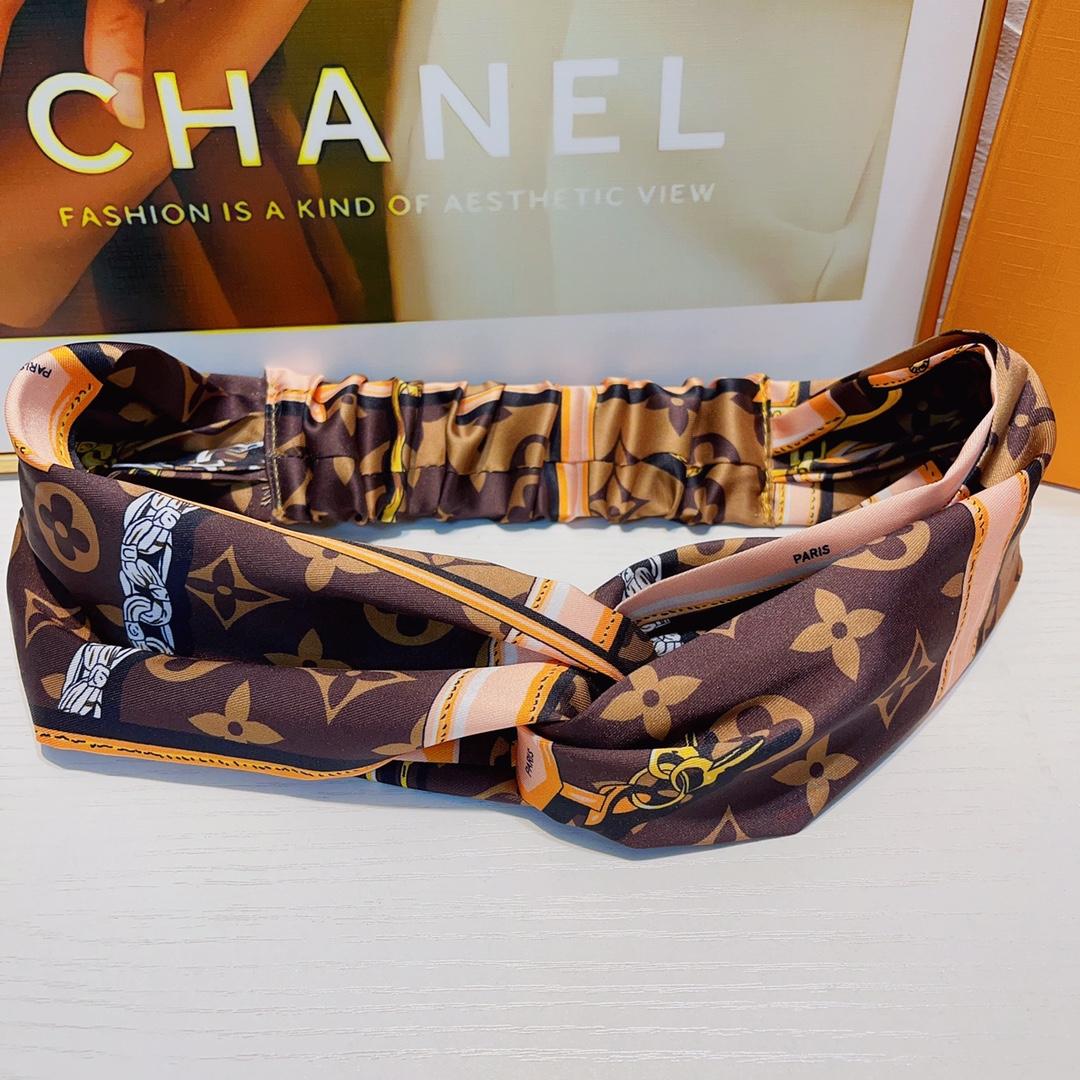 Louis Vuitton Headband  - 