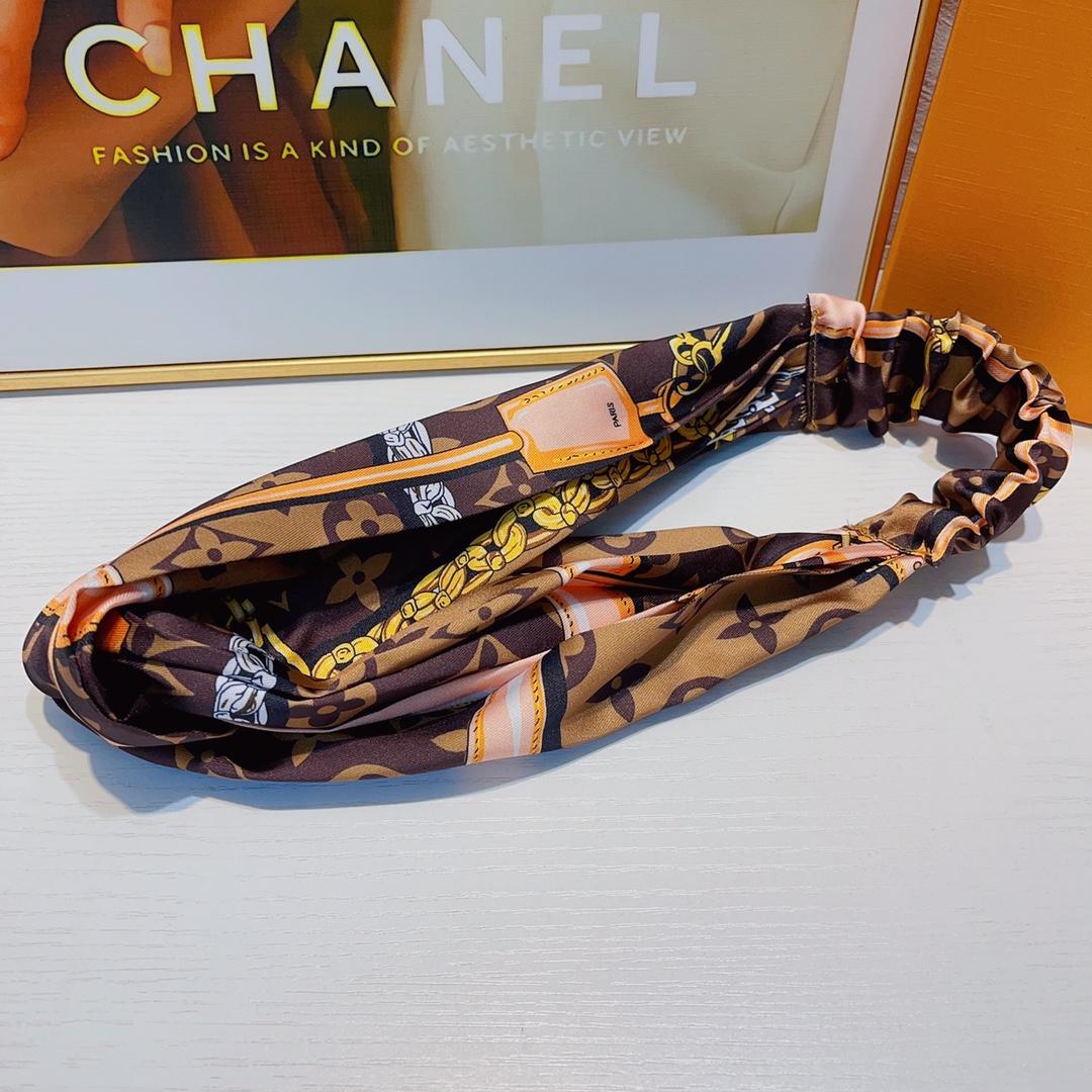 Louis Vuitton Headband  - 
