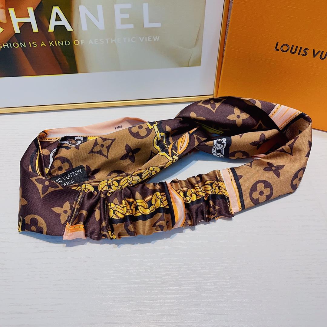 Louis Vuitton Headband  - 