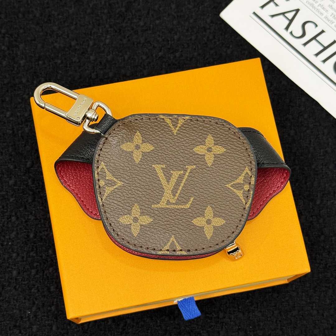Louis Vuitton 57th Street NYC LV Dog Bag Charm  M02272 - PerfectKickZ