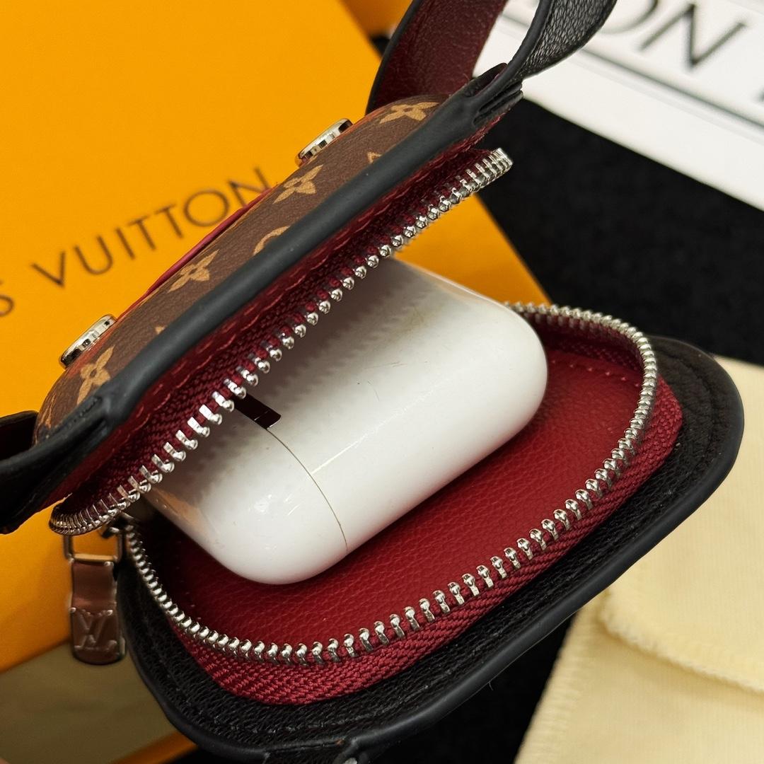 Louis Vuitton 57th Street NYC LV Dog Bag Charm  M02272 - PerfectKickZ