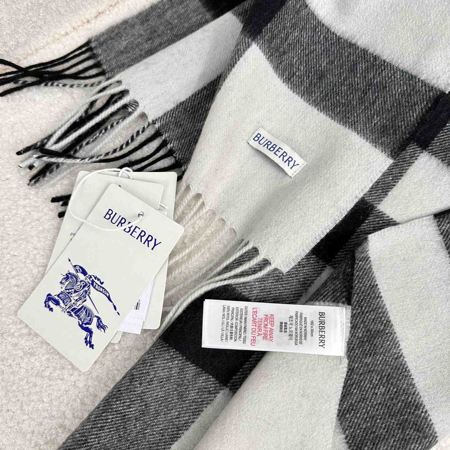 Burberry Scarf   180*40cm - PerfectKickZ