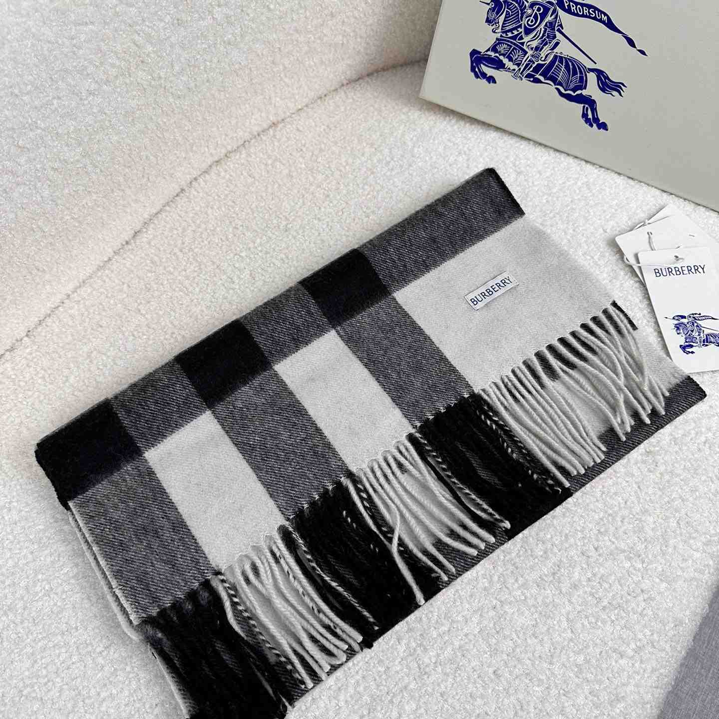 Burberry Scarf   180*40cm - PerfectKickZ