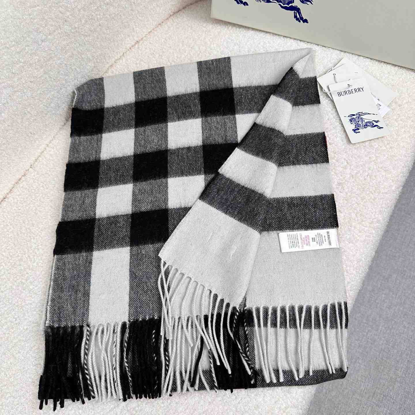 Burberry Scarf   180*40cm - PerfectKickZ