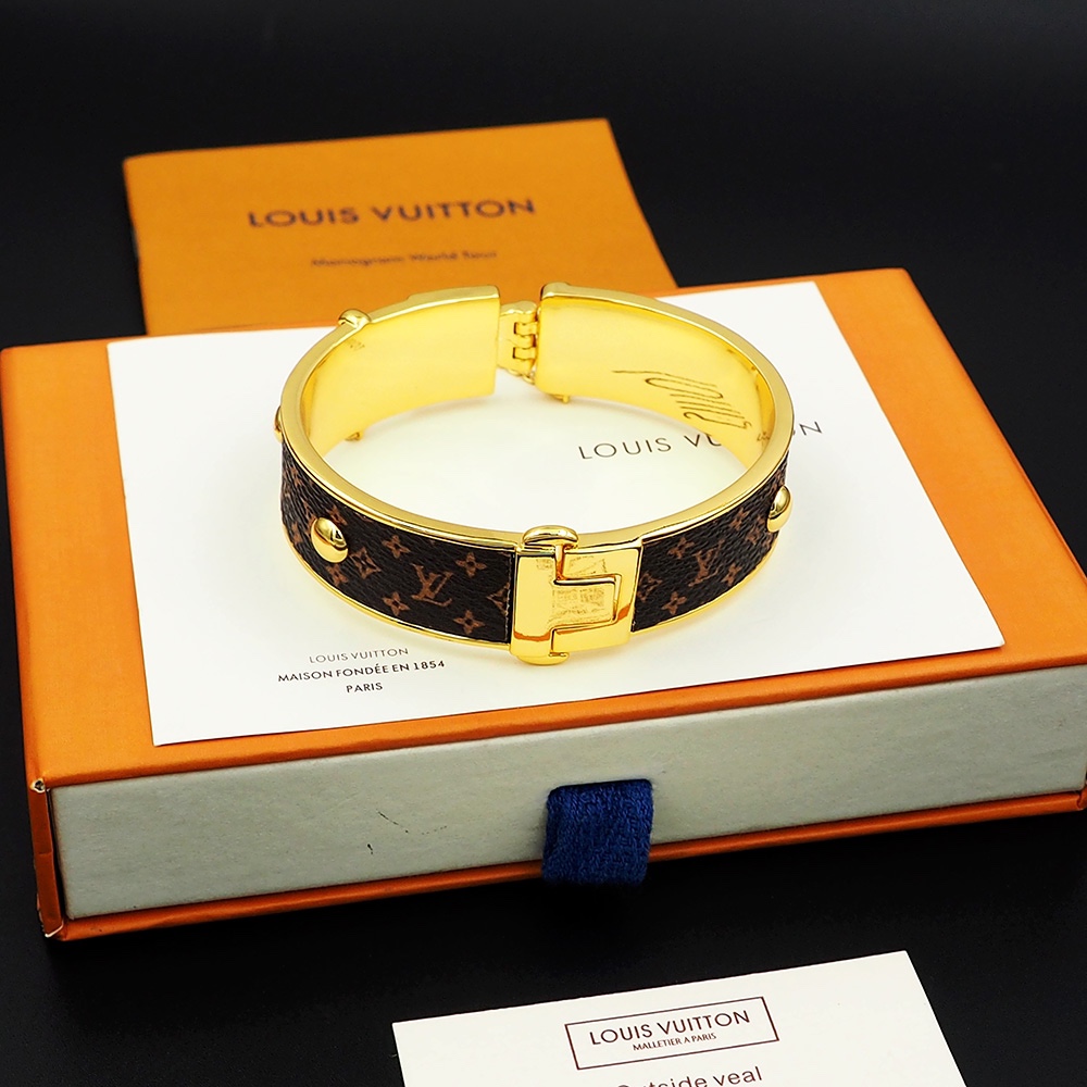 Louis Vuitton LV Signature Bracelet   M1434S - PerfectKickZ