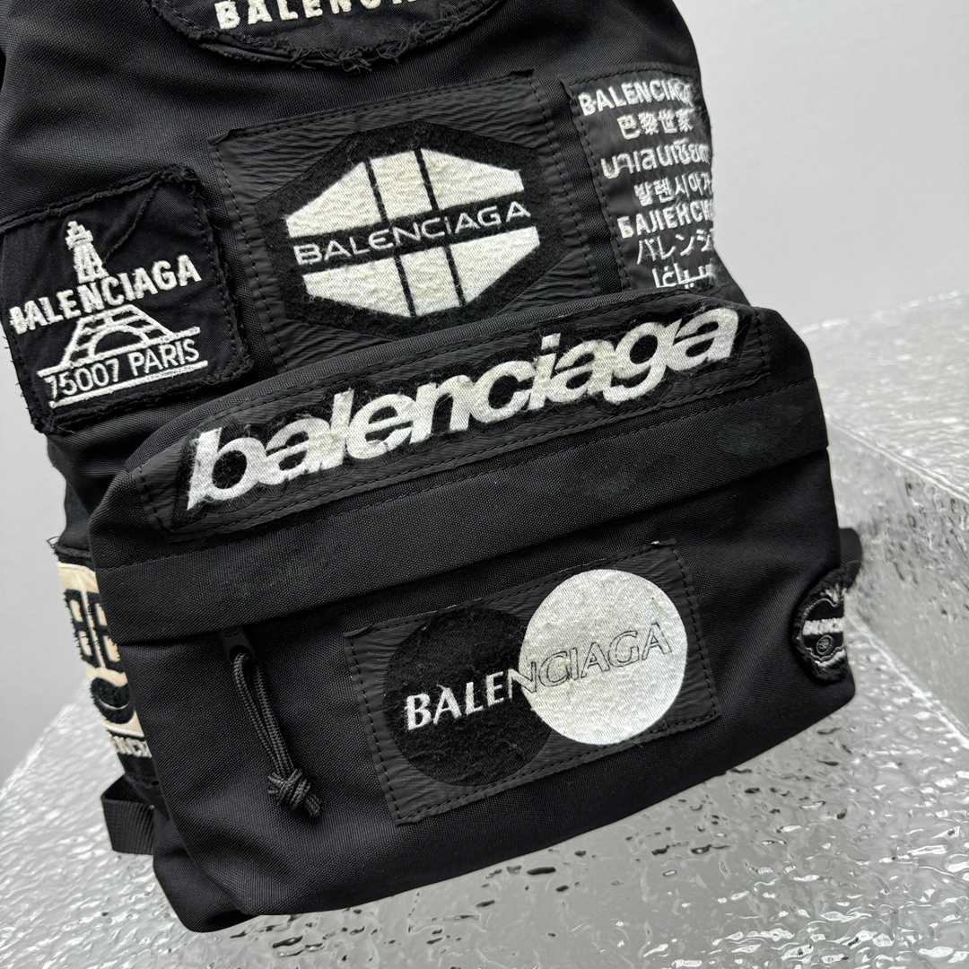 Balenciaga Explorer Patched Backpack   32x9x 47cm - 