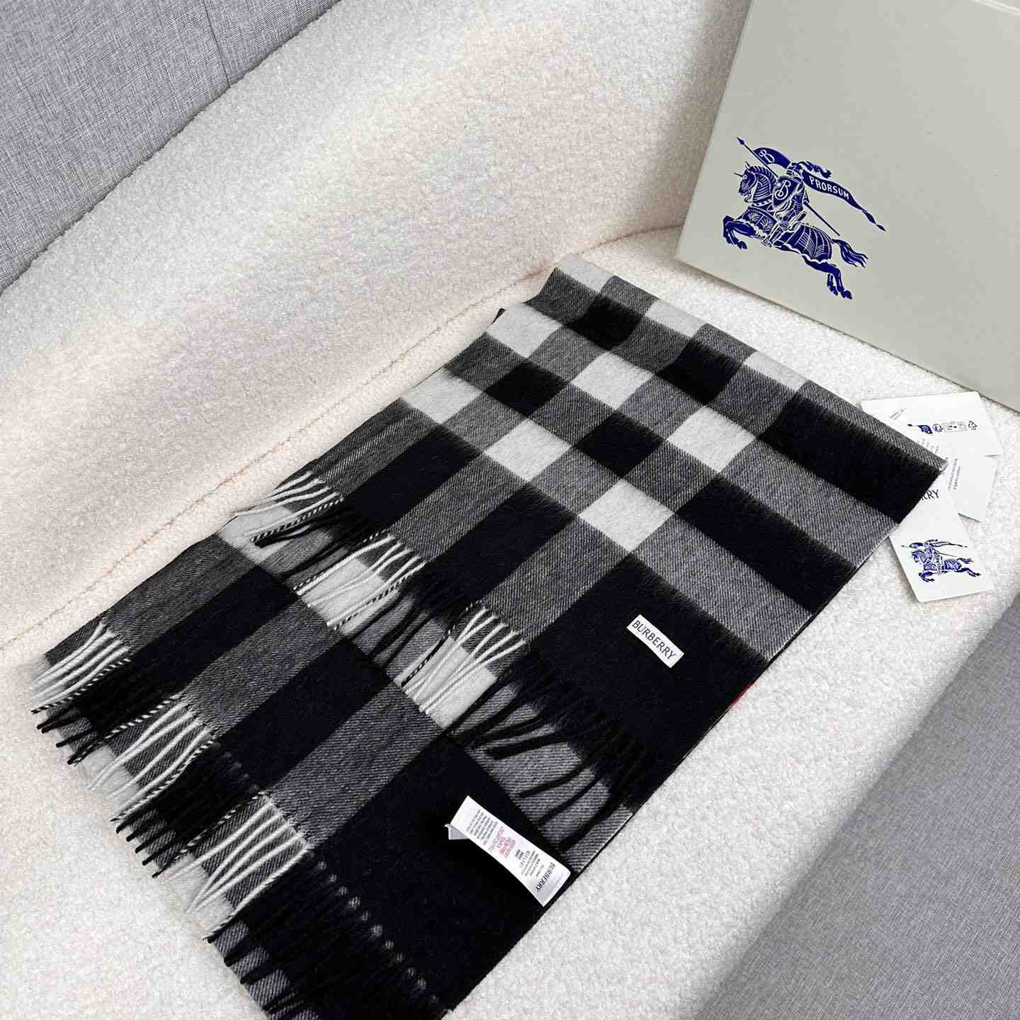 Burberry Scarf   180*40cm - PerfectKickZ