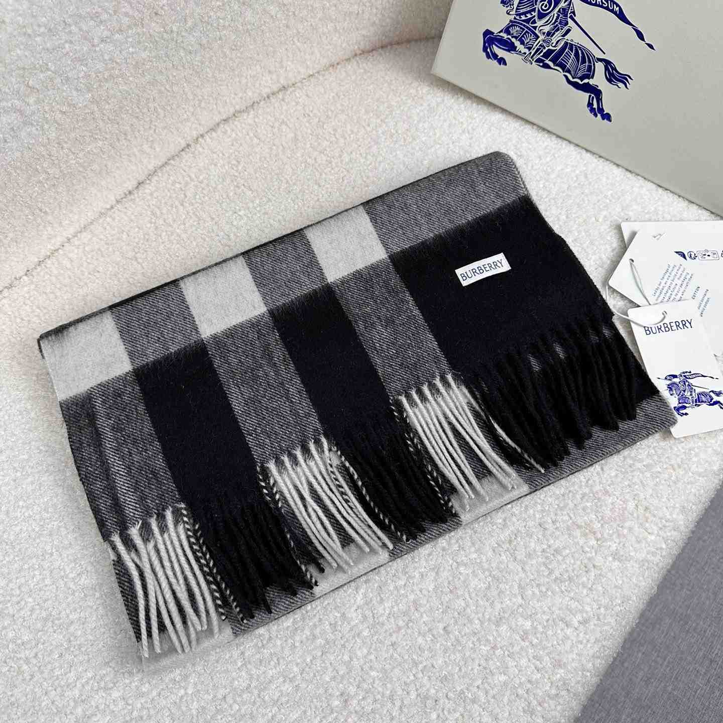 Burberry Scarf   180*40cm - PerfectKickZ