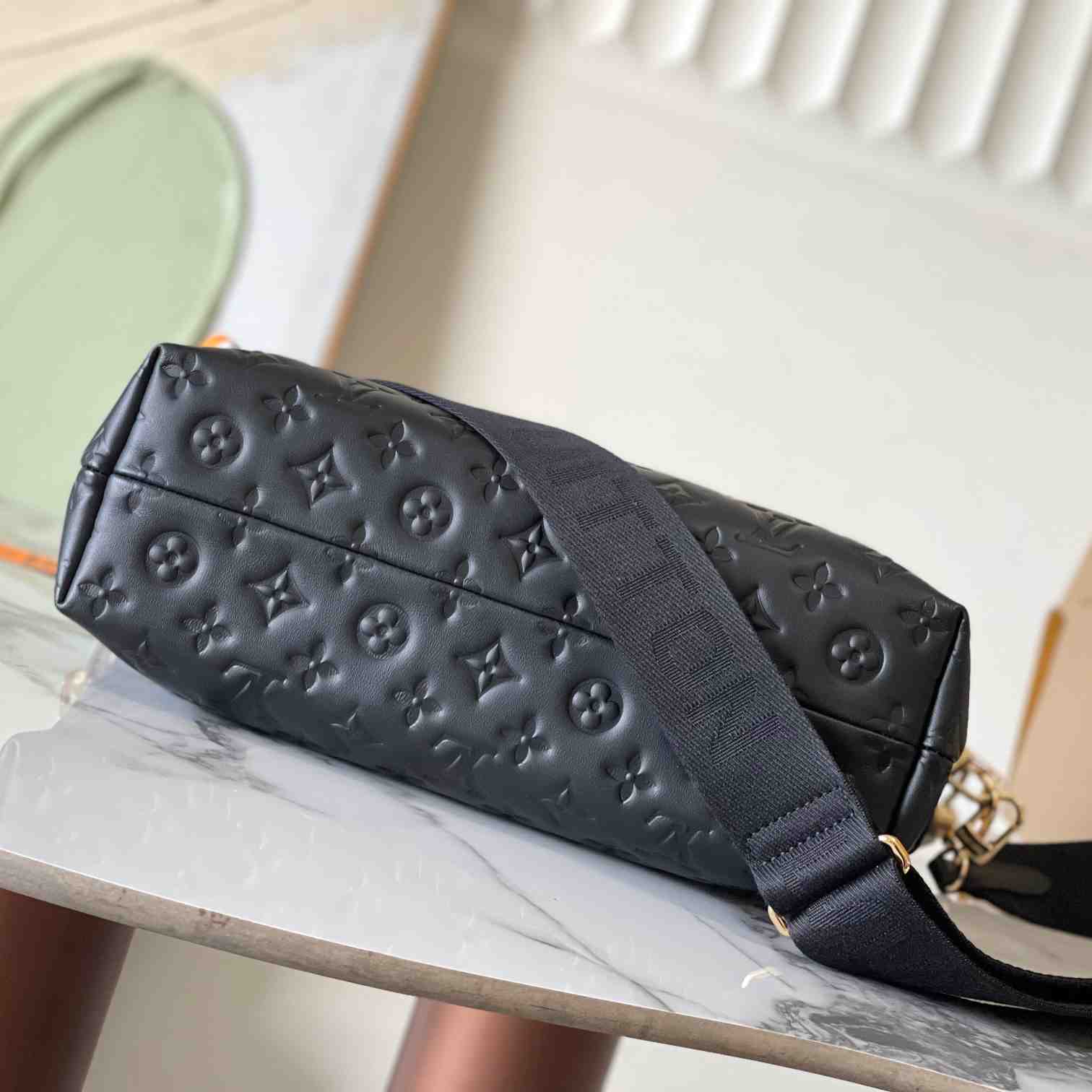 Louis Vuitton Coussin Hobo MM  M12068 - PerfectKickZ