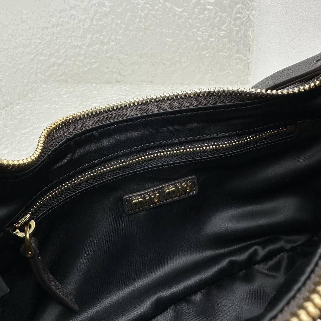 Miu Miu Nappa Leather Pocket Bag (21-12-6cm) - PerfectKickZ