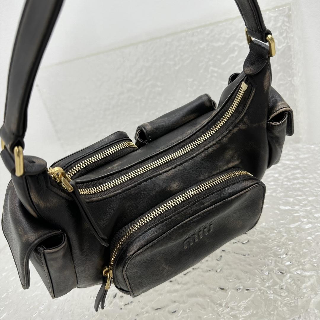 Miu Miu Nappa Leather Pocket Bag (21-12-6cm) - PerfectKickZ