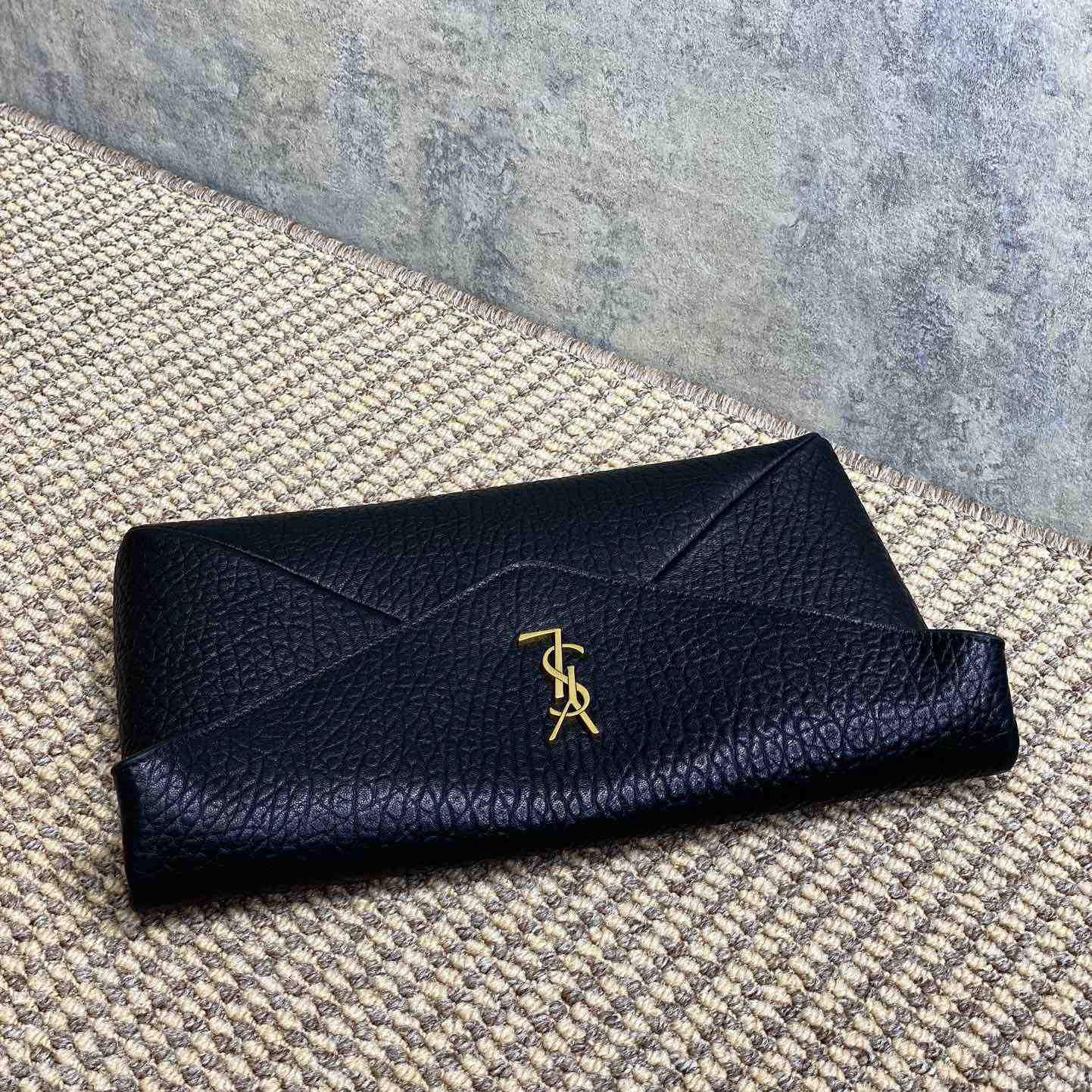 Saint Laurent Cassandre Large Envelope Pouch In Lambskin - 