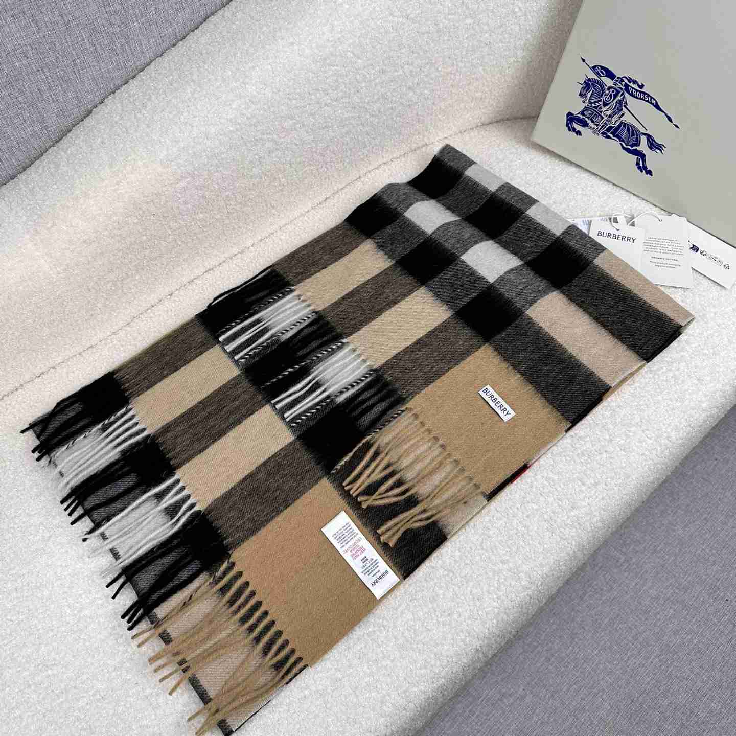 Burberry Scarf   180*40cm - PerfectKickZ