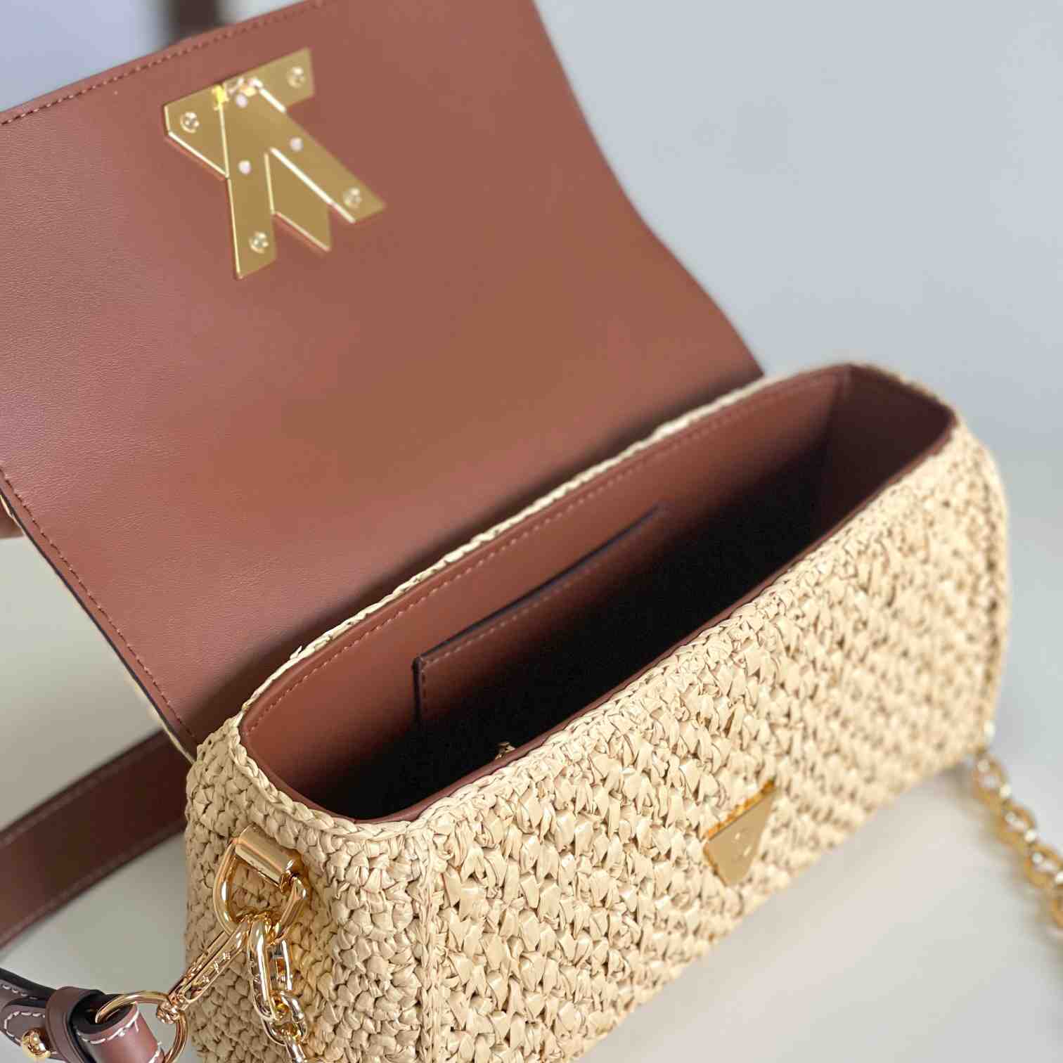 Louis Vuitton Twist West  M25030 - PerfectKickZ
