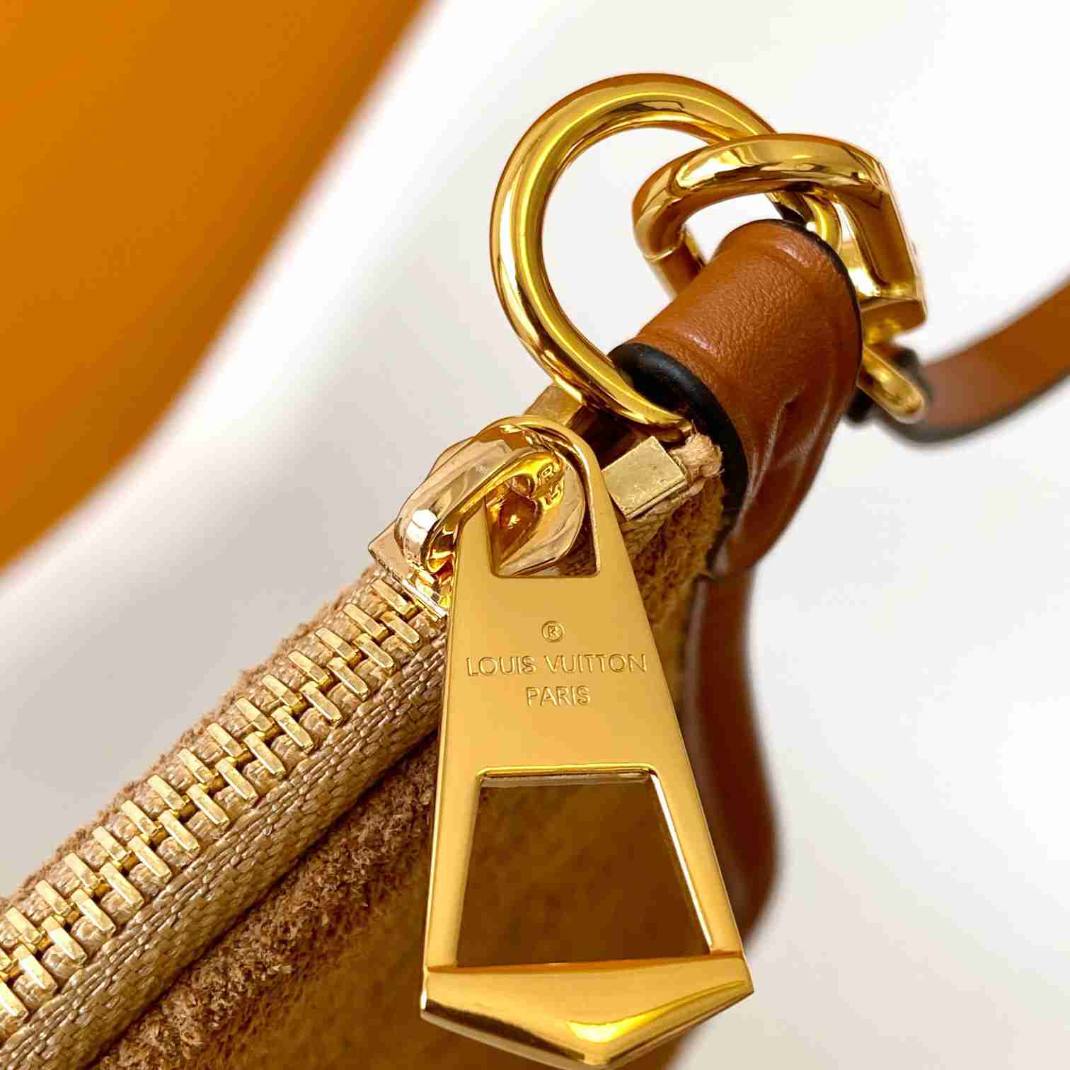 Louis Vuitton CarryAll PM  M11843 - PerfectKickZ
