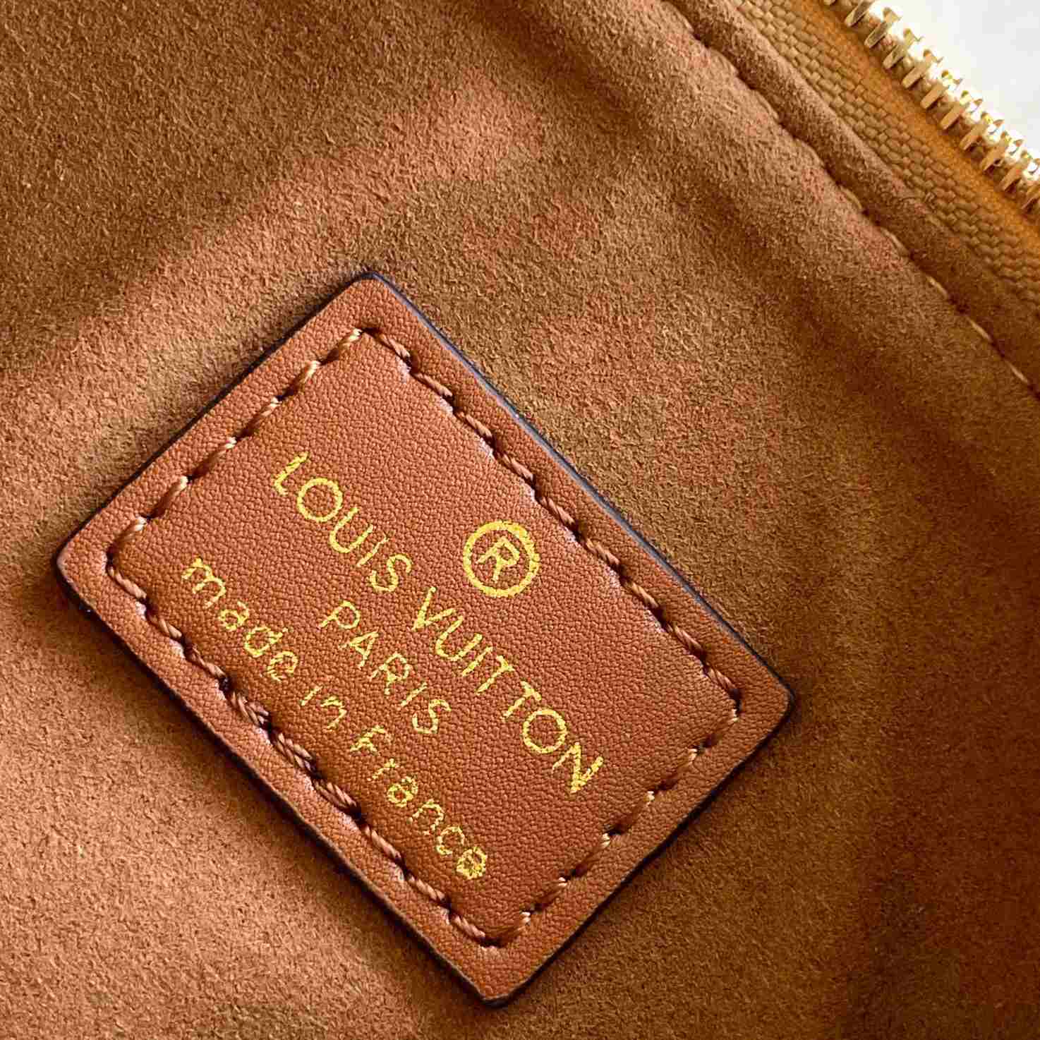 Louis Vuitton CarryAll PM  M11843 - PerfectKickZ