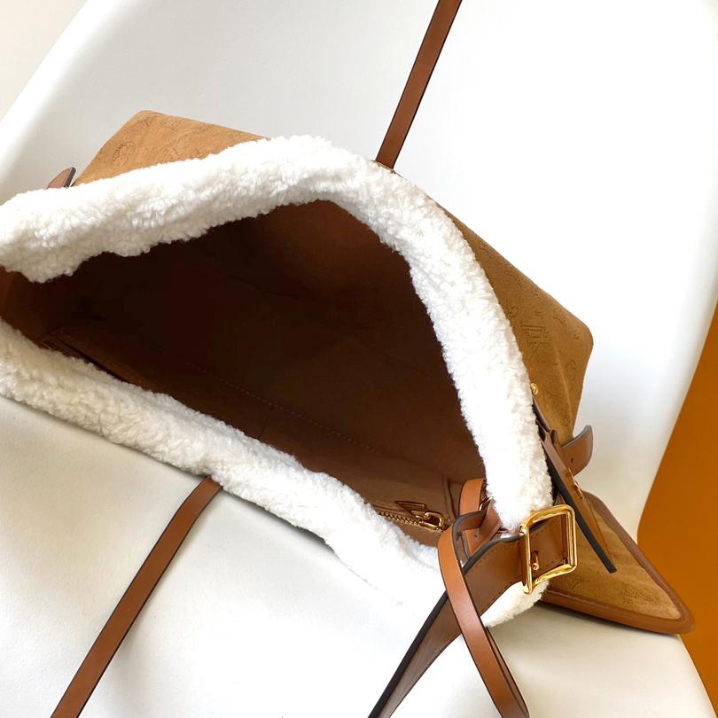 Louis Vuitton CarryAll PM  M11843 - PerfectKickZ