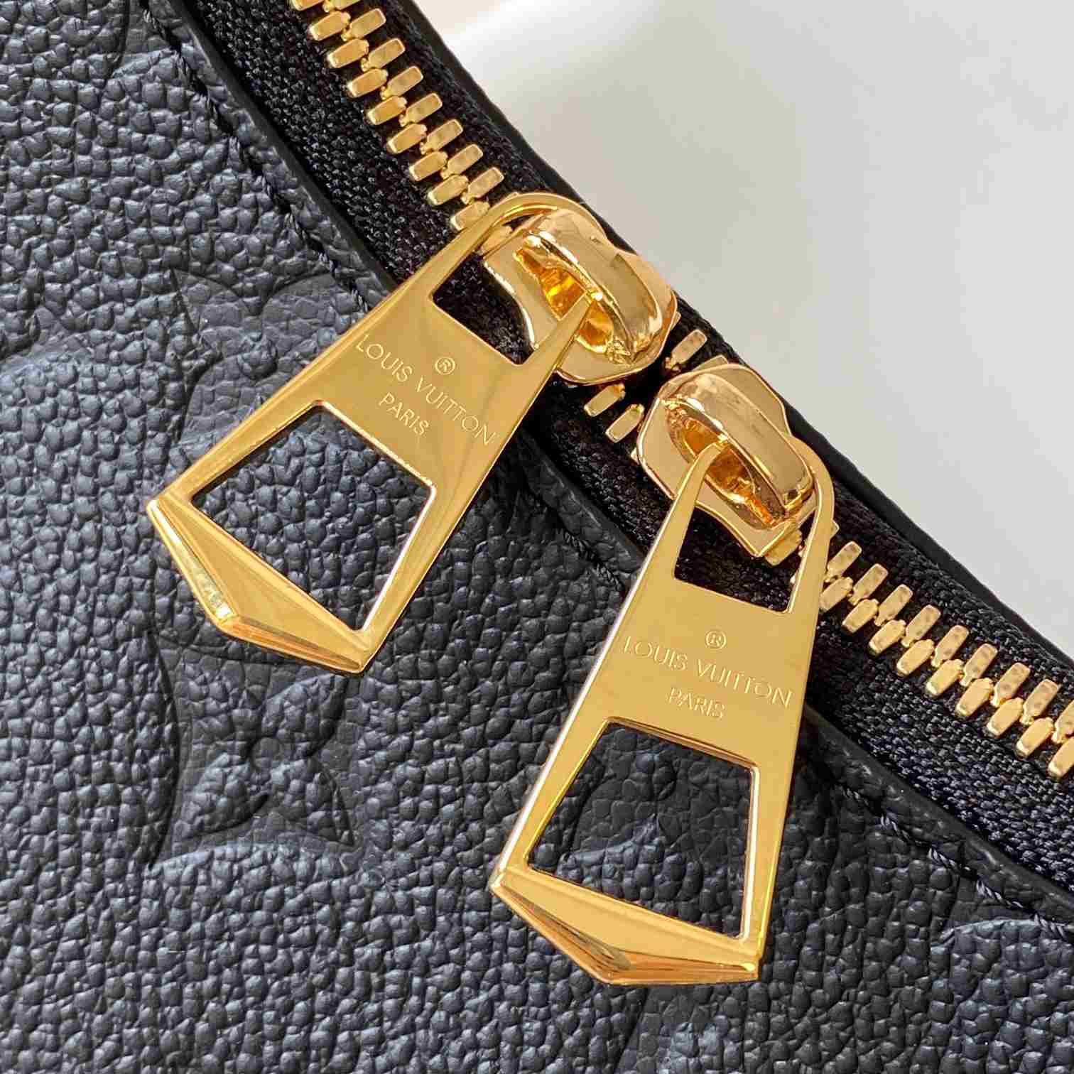 Louis Vuitton Boulogne  M12930 - PerfectKickZ