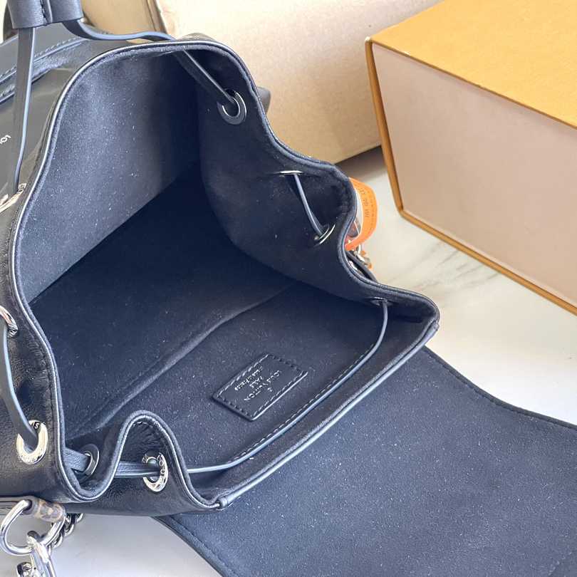 Louis Vuitton Montsouris Vibe PM  M12587 - PerfectKickZ