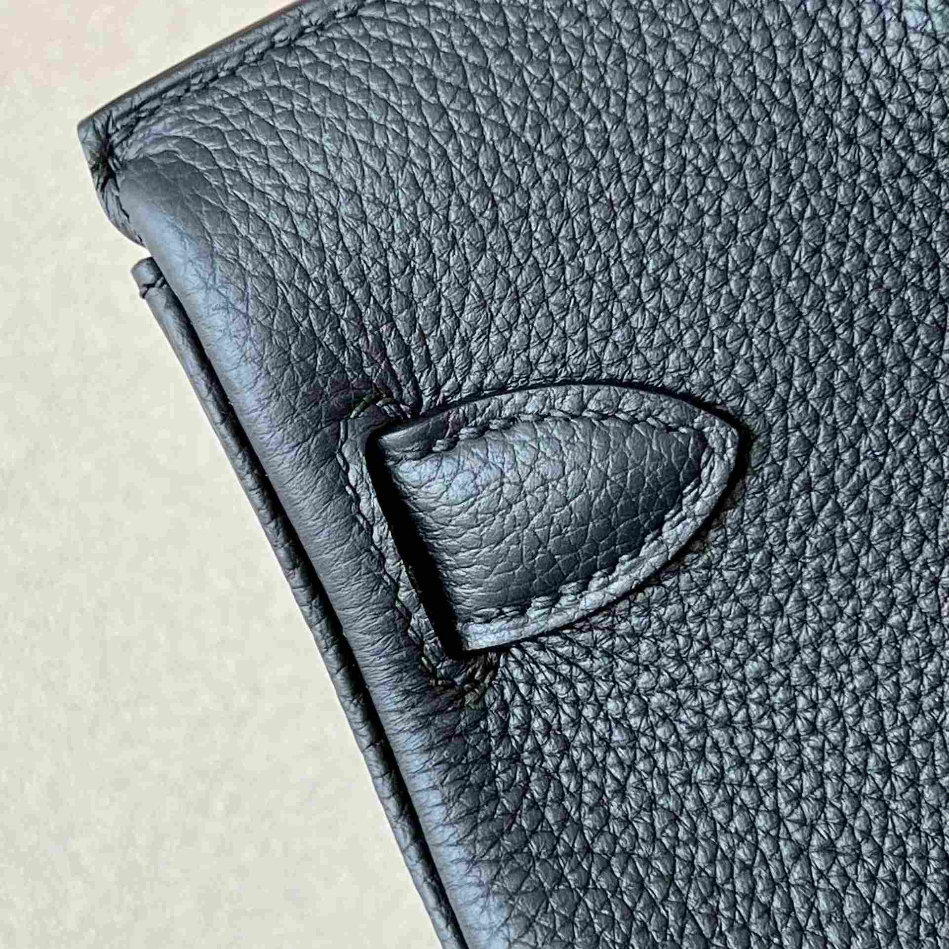Hermès Kelly Akkad Belt Bag  8X8X25.5cm - PerfectKickZ