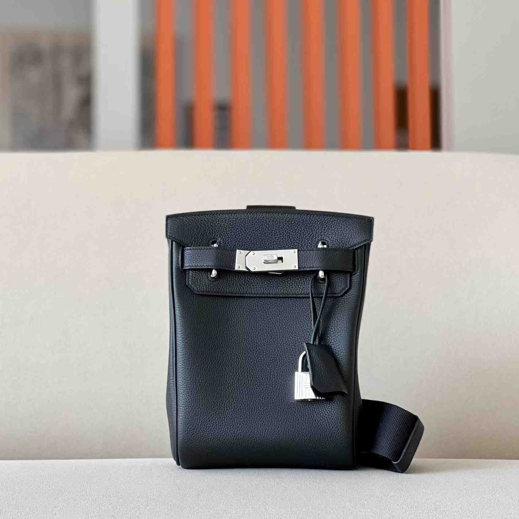 Hermès Kelly Akkad Belt Bag  8X8X25.5cm - PerfectKickZ
