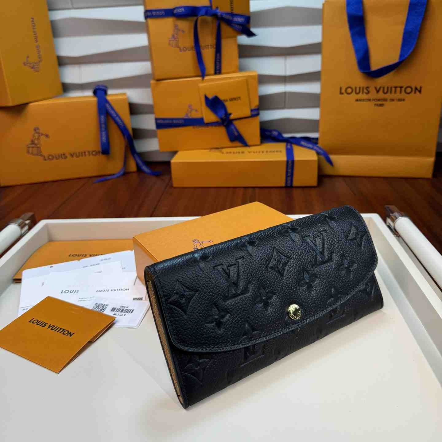 Louis Vuitton Emilie Wallet  M62369 - 