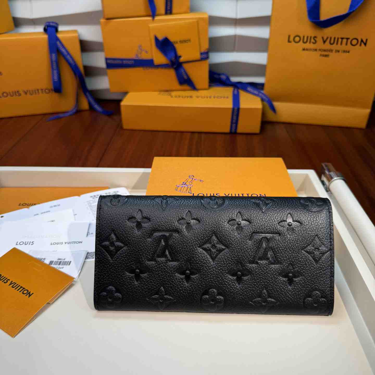 Louis Vuitton Emilie Wallet  M62369 - 