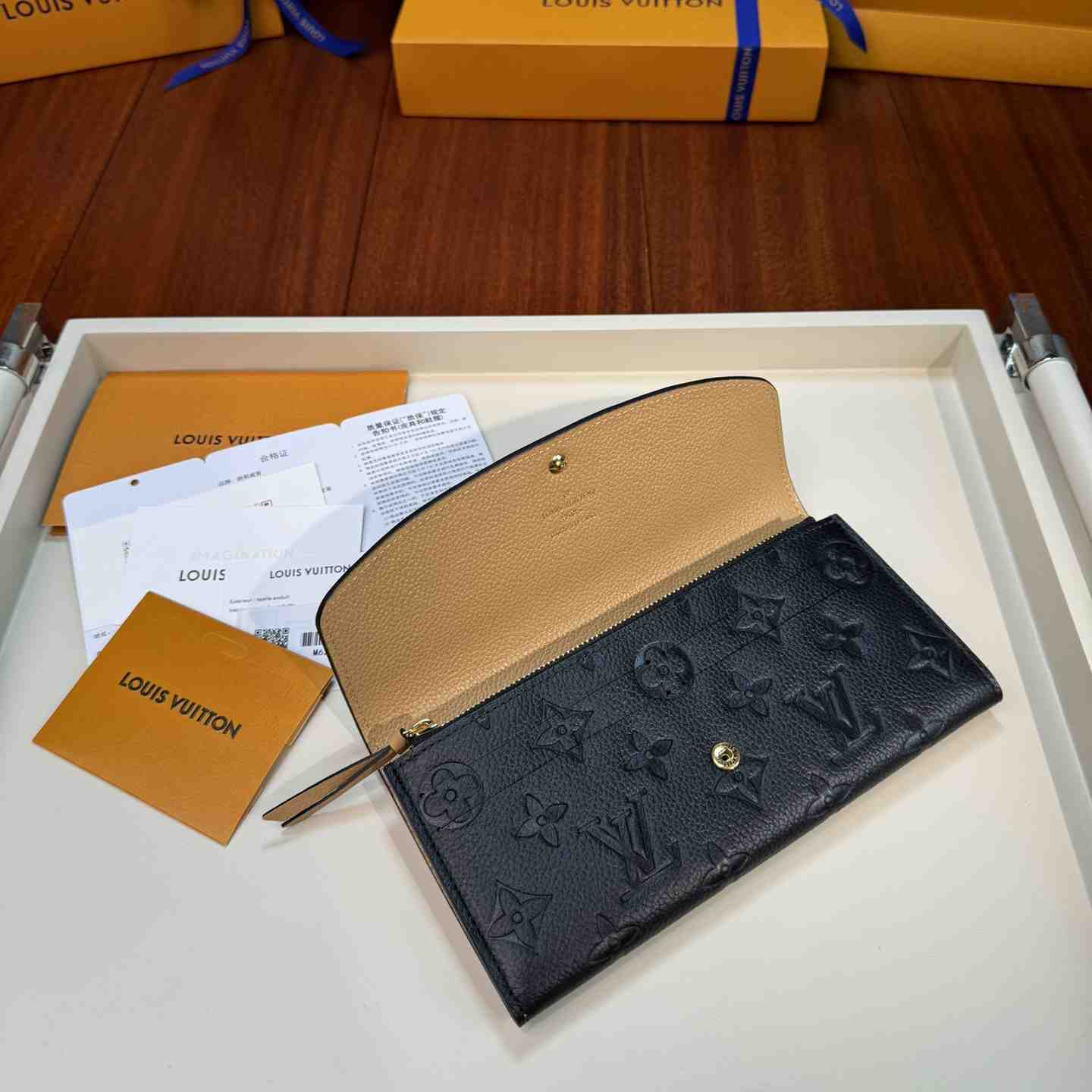 Louis Vuitton Emilie Wallet  M62369 - 