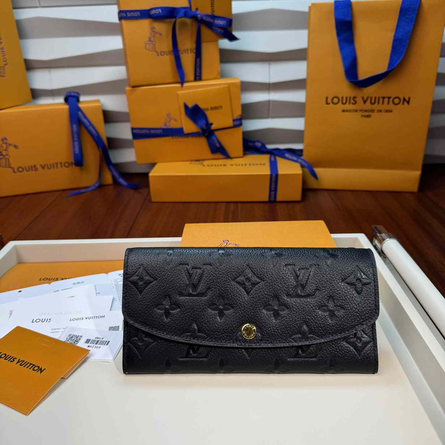 Louis Vuitton Emilie Wallet  M62369 - PerfectKickZ