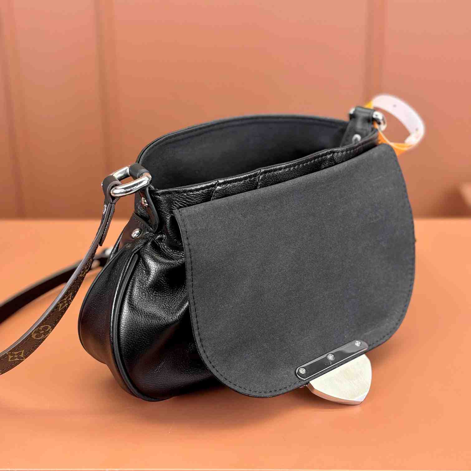 Louis Vuitton Sunset Vibe   M12192 - PerfectKickZ