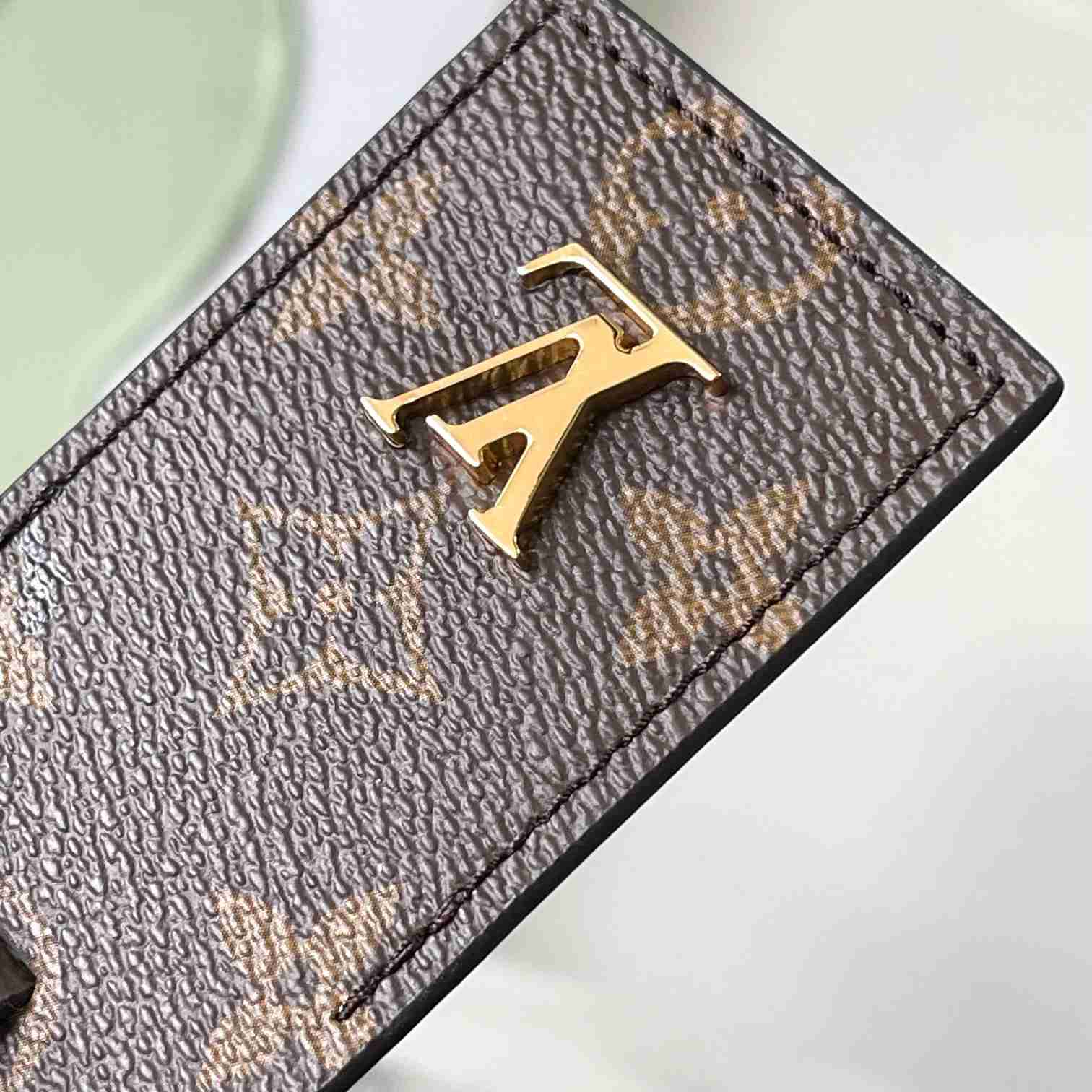 Louis Vuitton Nova MM  M13137 - 