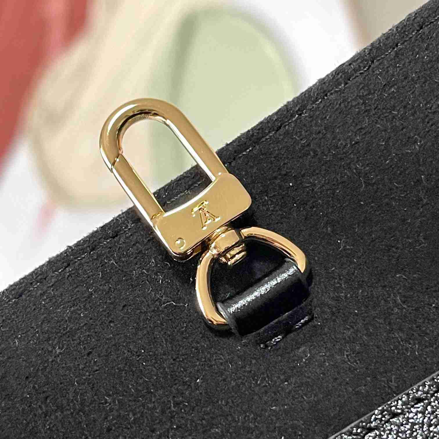 Louis Vuitton Nova MM  M13137 - 