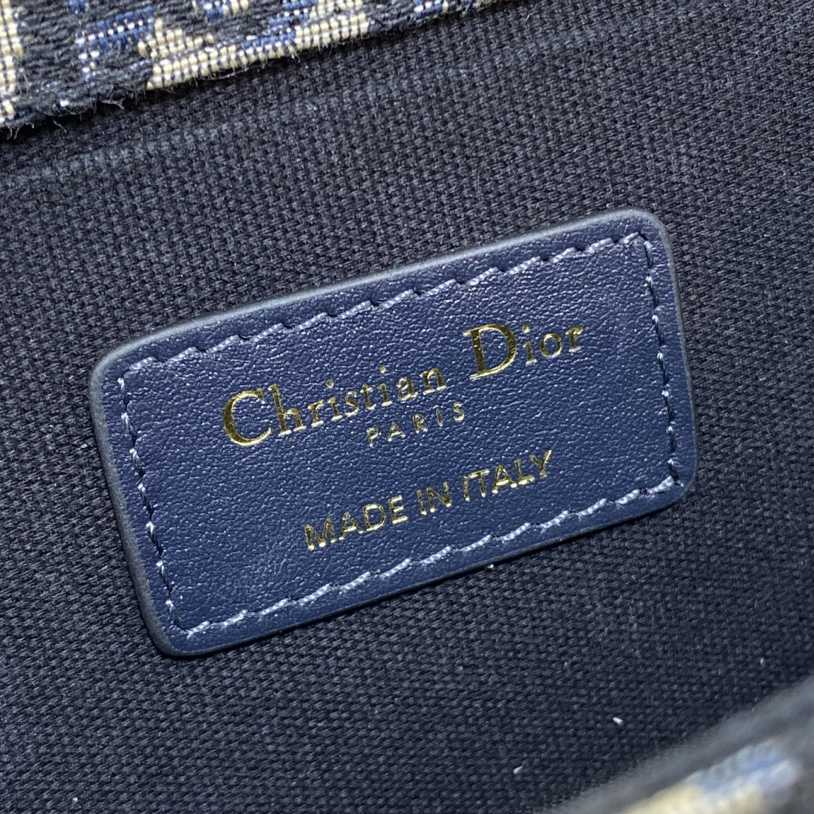 Dior 30 Montaigne East-West Bag With Chain  - PerfectKickZ