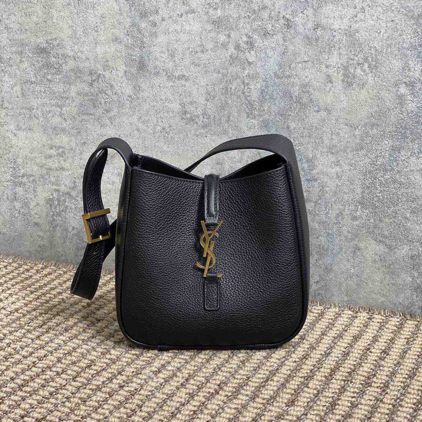 Saint Laurent LE 5 À 7 Supple Baby In Grained Leather - PerfectKickZ
