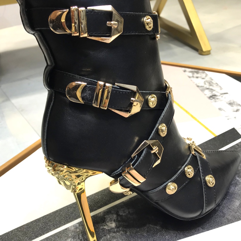 Balmain Leather Ankle Boots - PerfectKickZ
